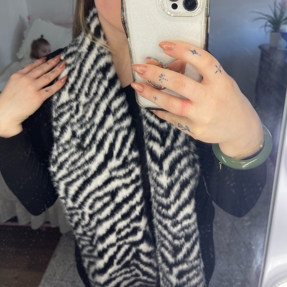 Coco + Carmen Accessories - Coco + Carmen Zebra Scarf